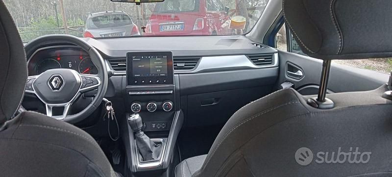 Begagnad Renault Captur Equilibre 101 HK (74 kW) 2023 Blå SUV