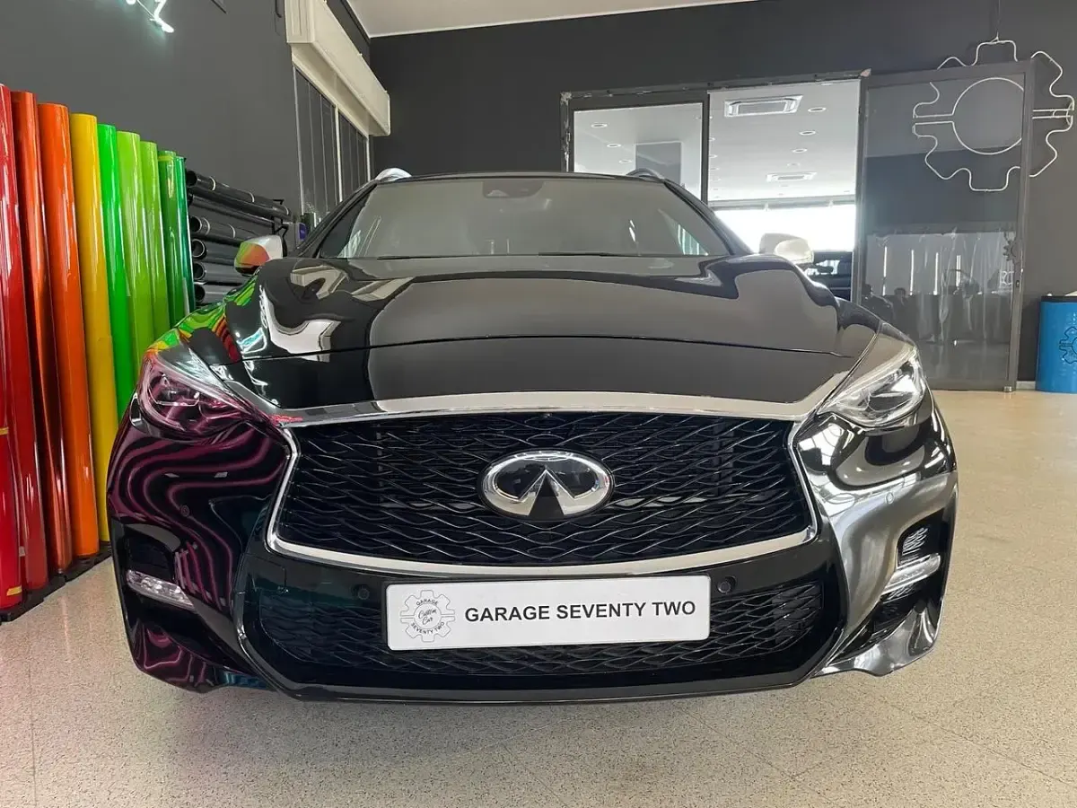 Usata Infiniti Q30 Premium 170 CV (125 kW) 2016 Nero Berlina