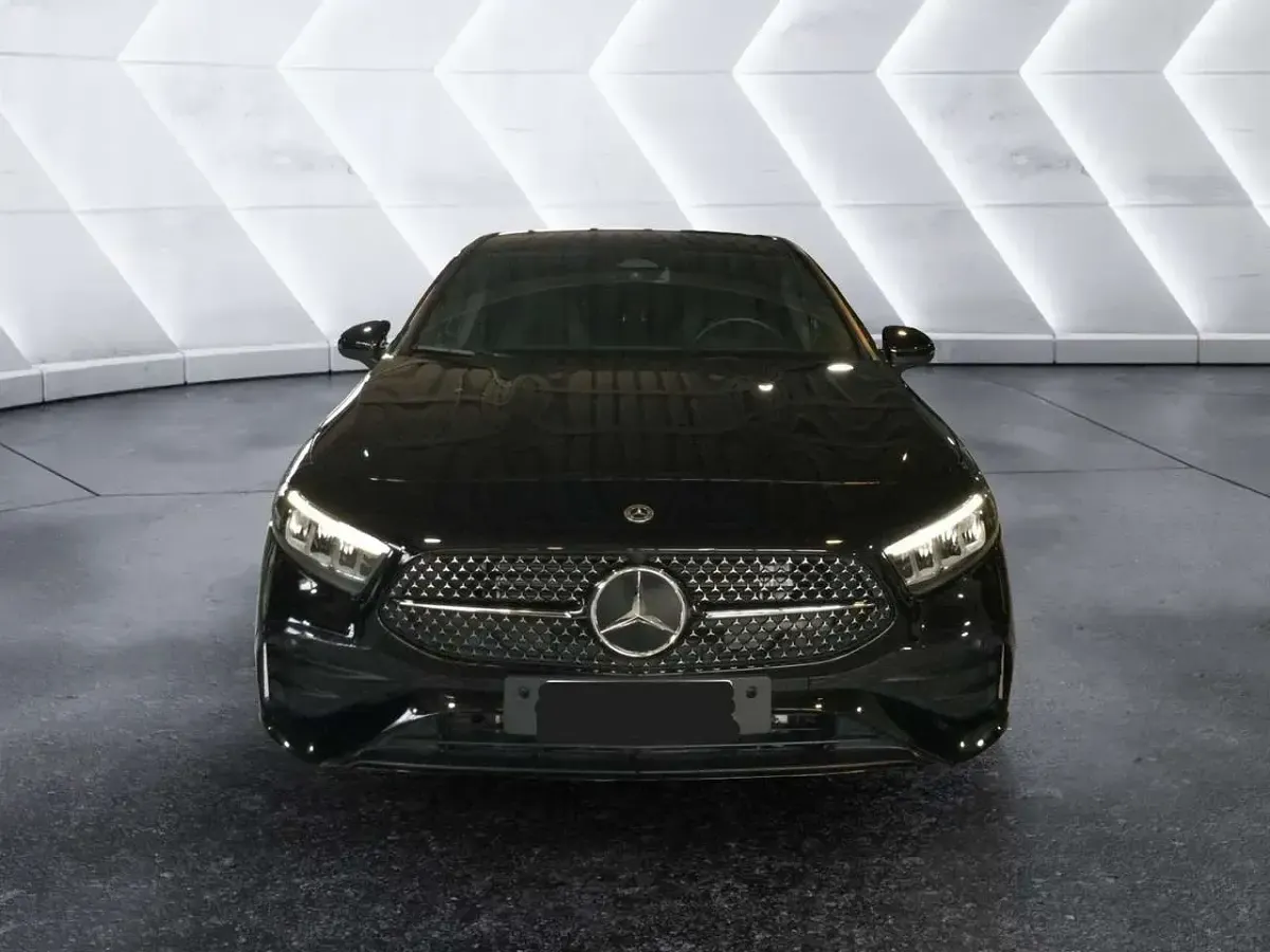Usata Mercedes A250 AMG line 218 CV (160 kW) 2025 Nero Berlina