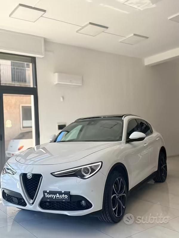 Usata Alfa Romeo Stelvio Super 210 CV (154 kW) 2017 Bianco SUV