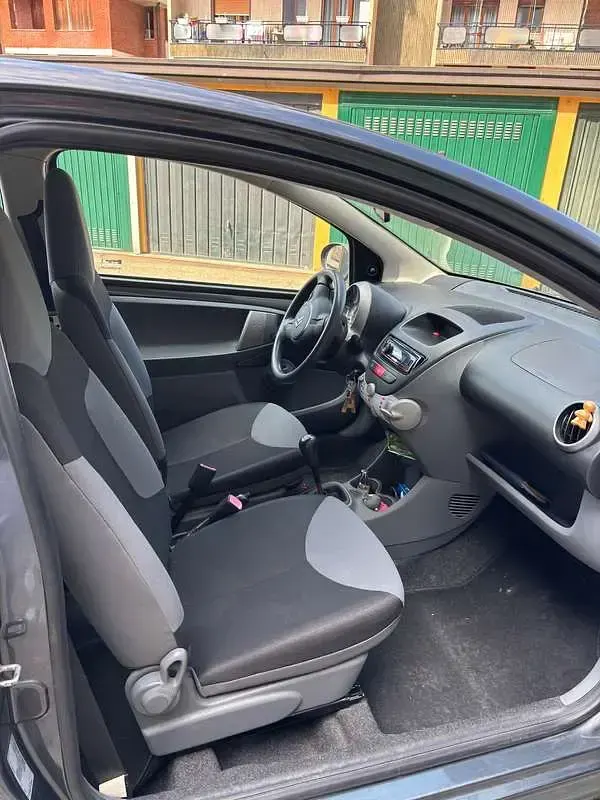 Usata Citroën C1 68 CV (50 kW) 2010 Grigio Utilitaria