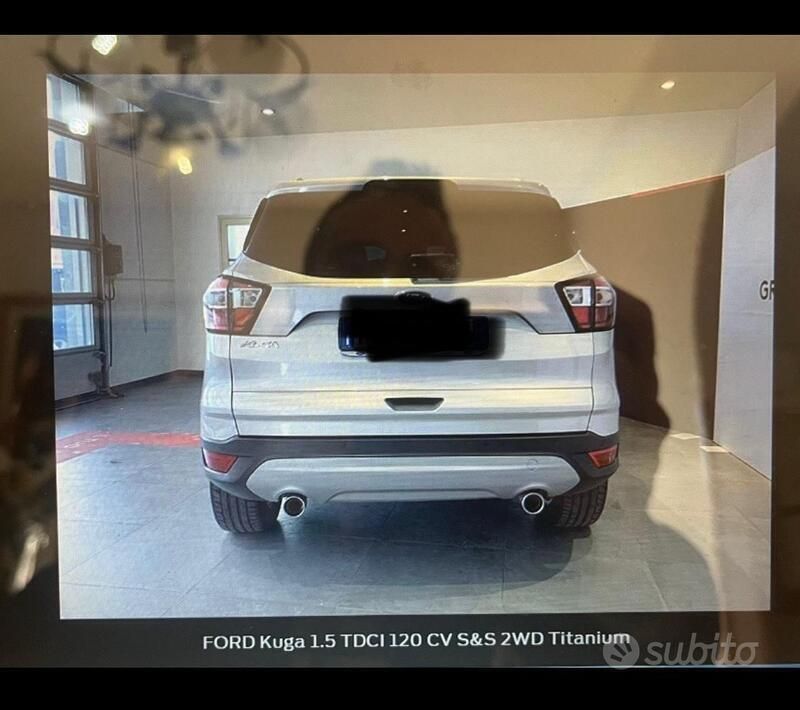Grigio Usata 2018 Ford Kuga Titanium SUV | 15.000 € (Cara) - Immagine 1/4