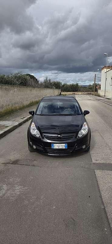 Usata Opel Corsa Cosmo 90 CV (66 kW) 2010 Berlina