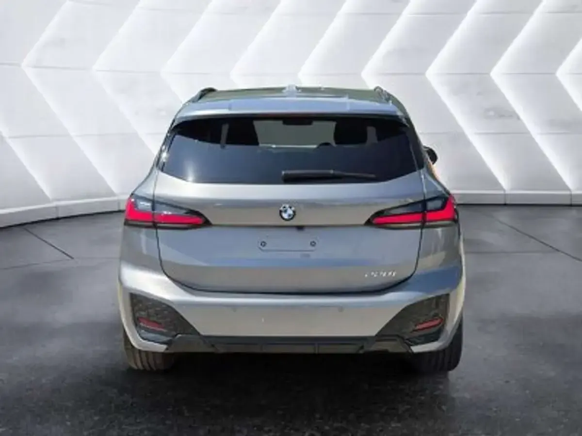 Nuova BMW 220 Active Tourer M Sport 156 CV (114 kW) 2026 Grigio Monovolume