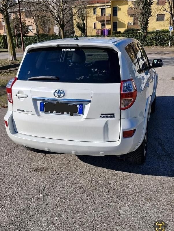 Usata Toyota RAV4 2013 Bianco SUV