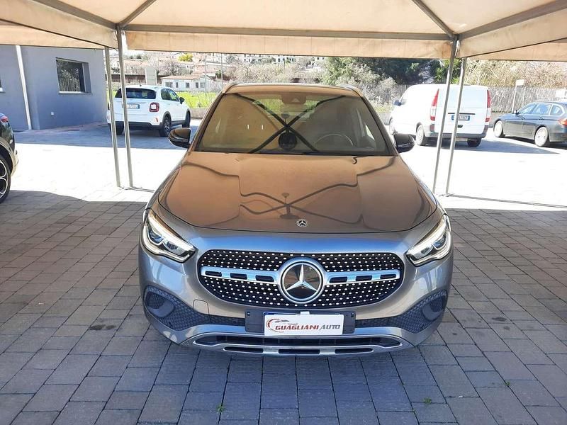 Usata Mercedes GLA200 Executive 150 CV (110 kW) 2020 Grigio SUV
