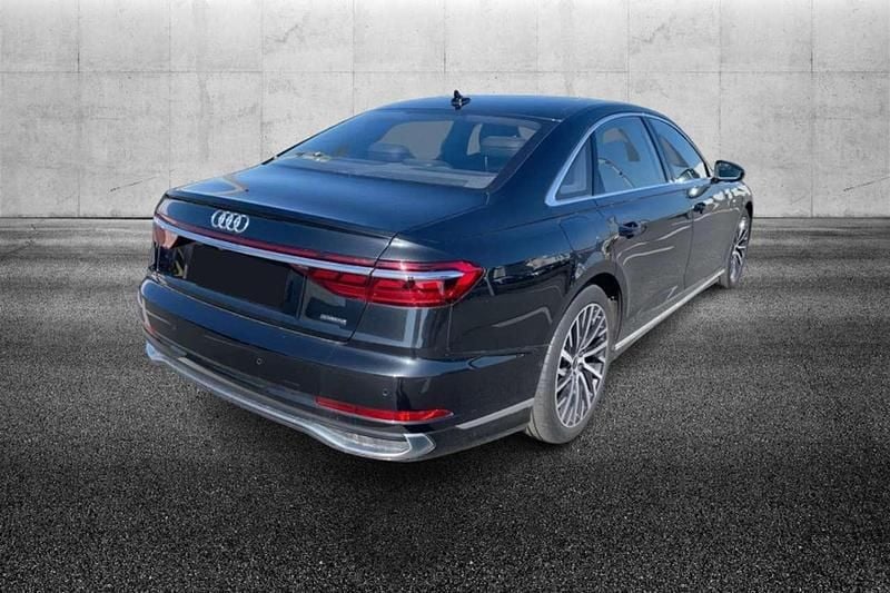 Usata Audi A8L Business 286 CV (210 kW) 2023 Grigio Berlina