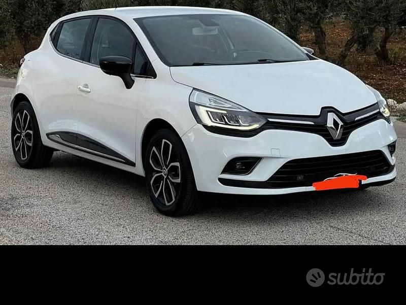 Bianco Usata 2017 Renault Clio IV Tre volumi | 9500 € (Molto cara) - Immagine 1/4