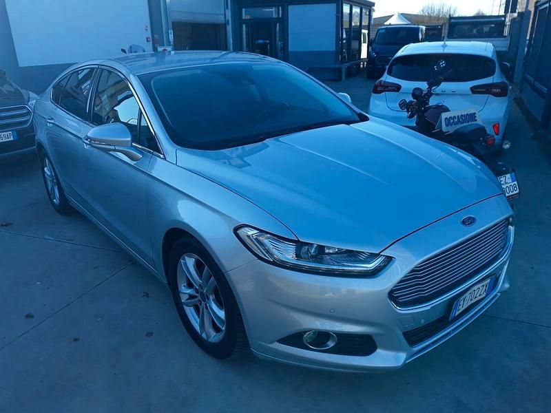 Usata Ford Mondeo Titanium 160 CV (117 kW) 2015 Argento Berlina