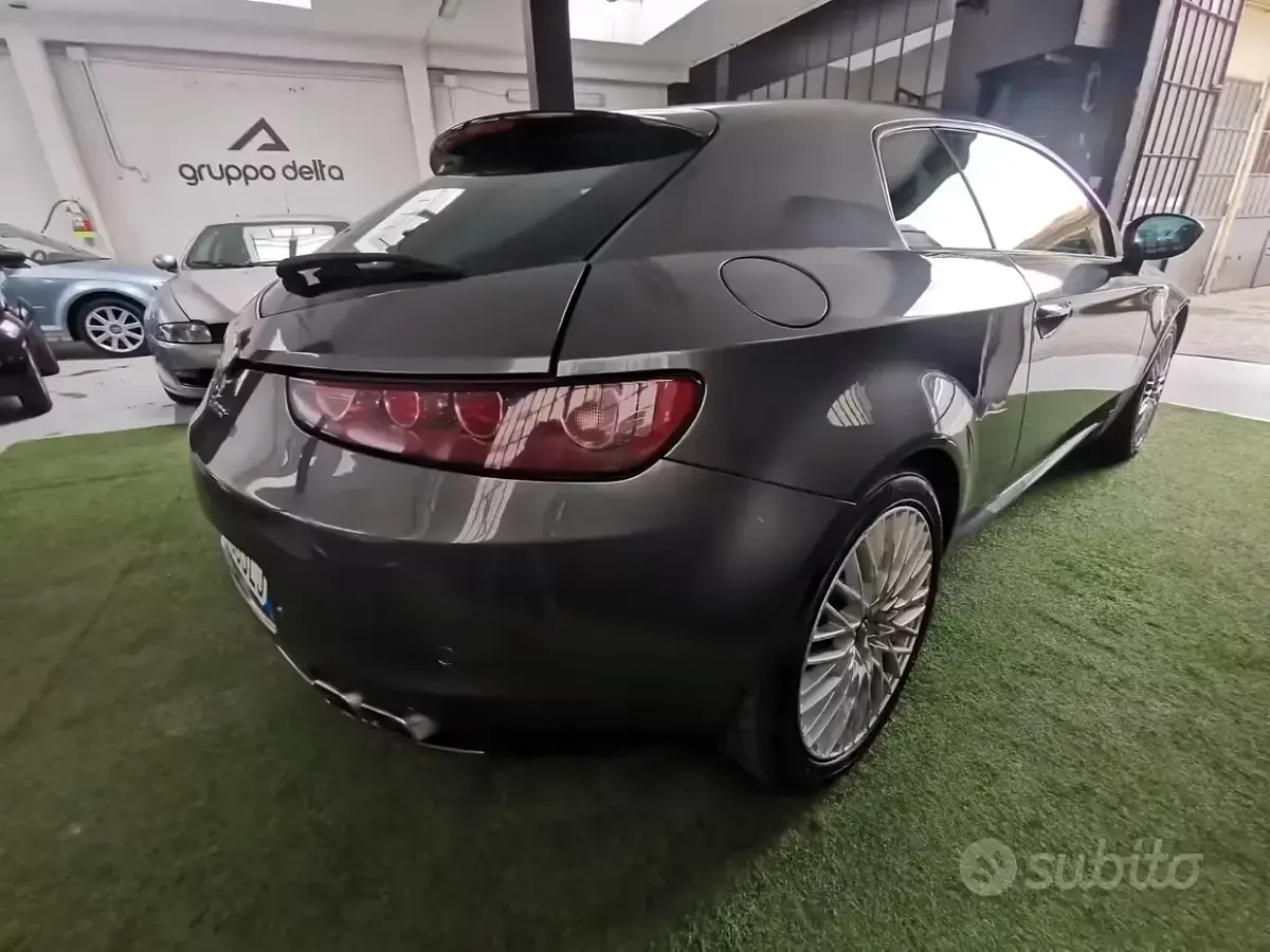 Usata Alfa Romeo Brera Distinctive 185 CV (136 kW) 2008 Grigio Coupé