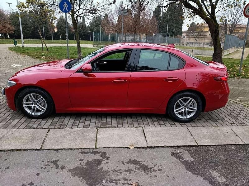 Usata Alfa Romeo Giulia Business 160 CV (117 kW) 2020 Rosso Berlina