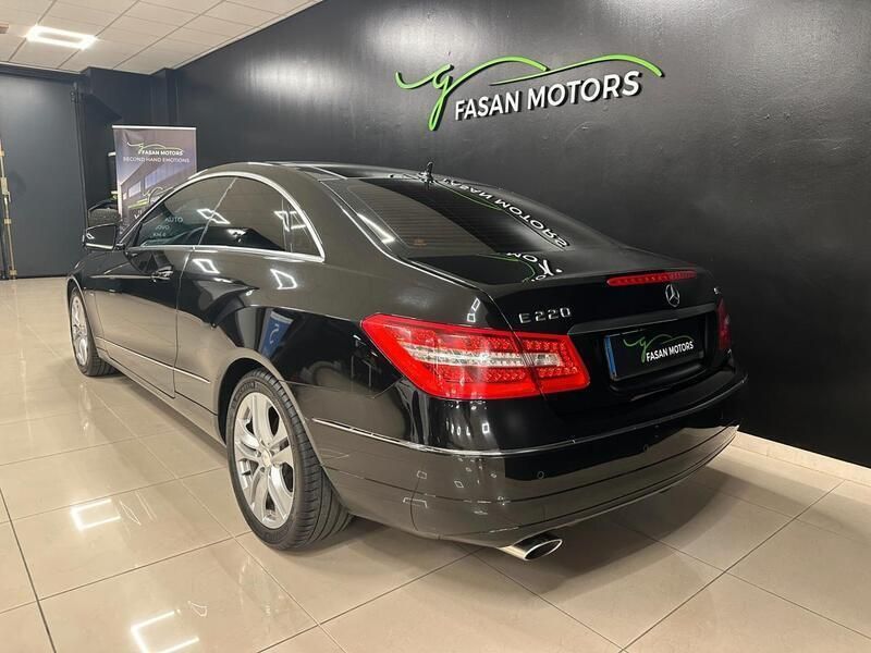 Usata Mercedes E220 Avantgarde 170 CV (125 kW) 2010 Nero Station wagon