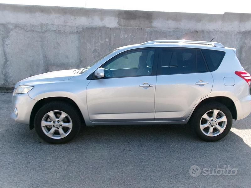 Usata Toyota RAV4 150 CV (110 kW) 2010 Grigio SUV