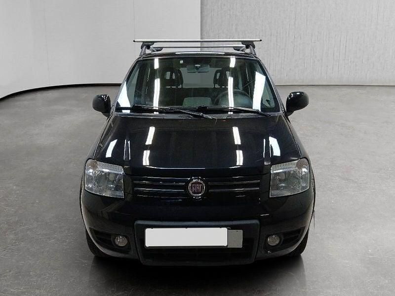 Usata Fiat Panda 4x4 Climbing 74 CV (54 kW) 2011 Nero Utilitaria
