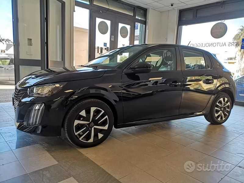 Usata Peugeot 208 75 CV (55 kW) 2024 Nero Utilitaria
