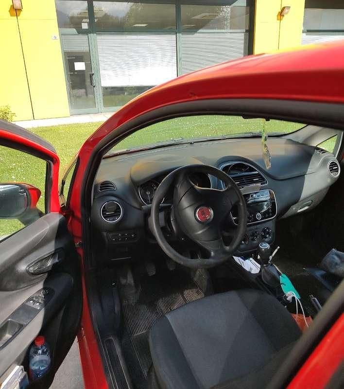 Usata Fiat Grande Punto 75 CV (55 kW) 2015 Rosso Utilitaria