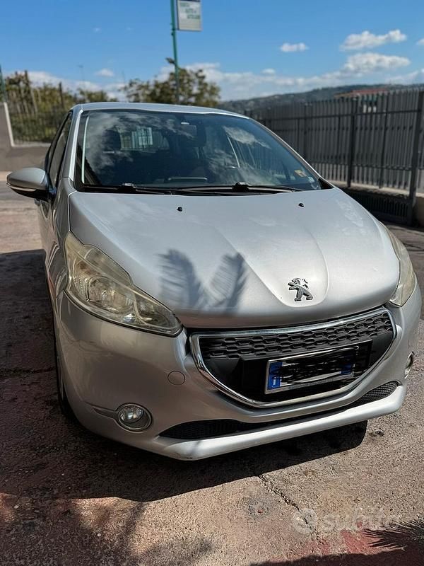 Usata Peugeot 208 2014 Grigio Utilitaria