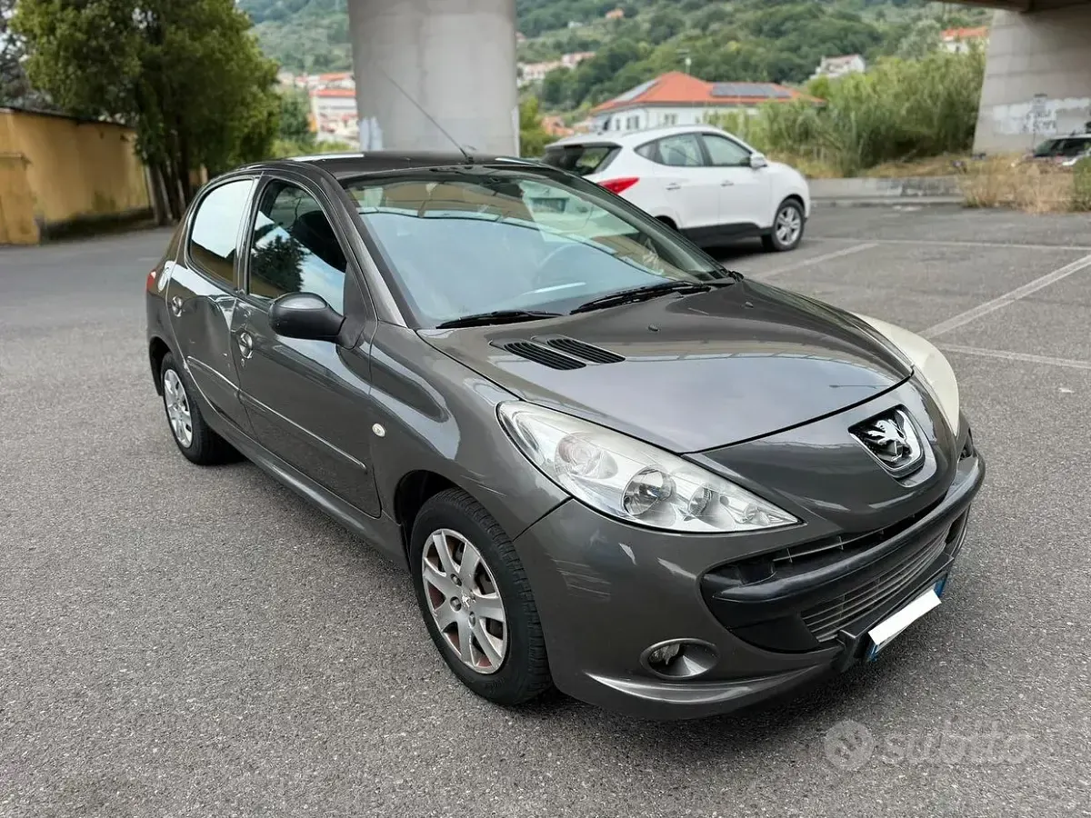 Usata Peugeot 206+ 60 CV (44 kW) 2011 Utilitaria