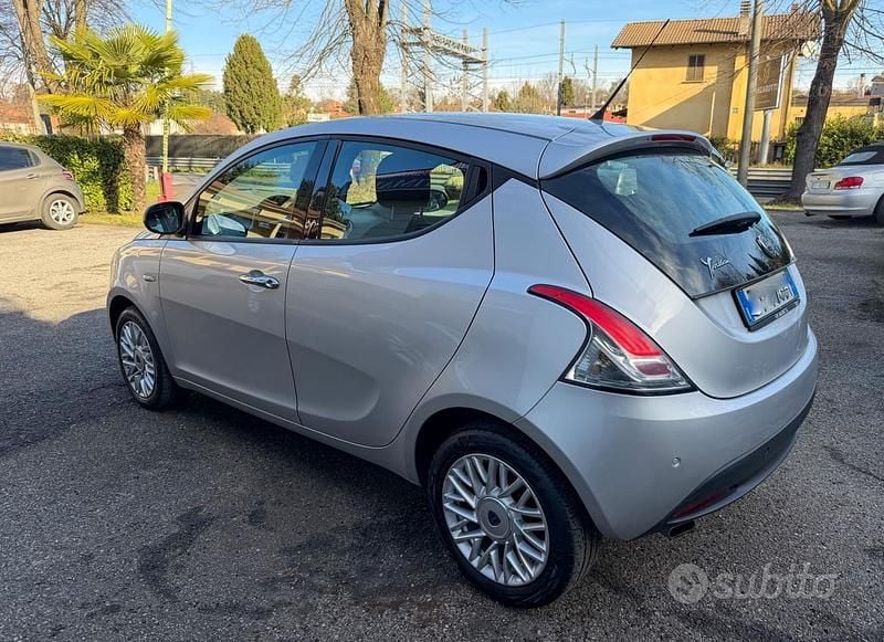 Gebraucht Lancia Ypsilon Gold 69 PS (50 kW) 2016 Grau Kleinwagen