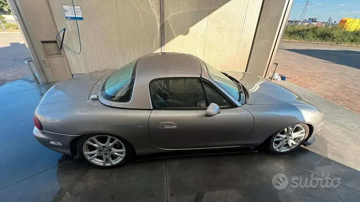 Usata Mazda MX5 110 CV (80 kW) 2001 Cabrio