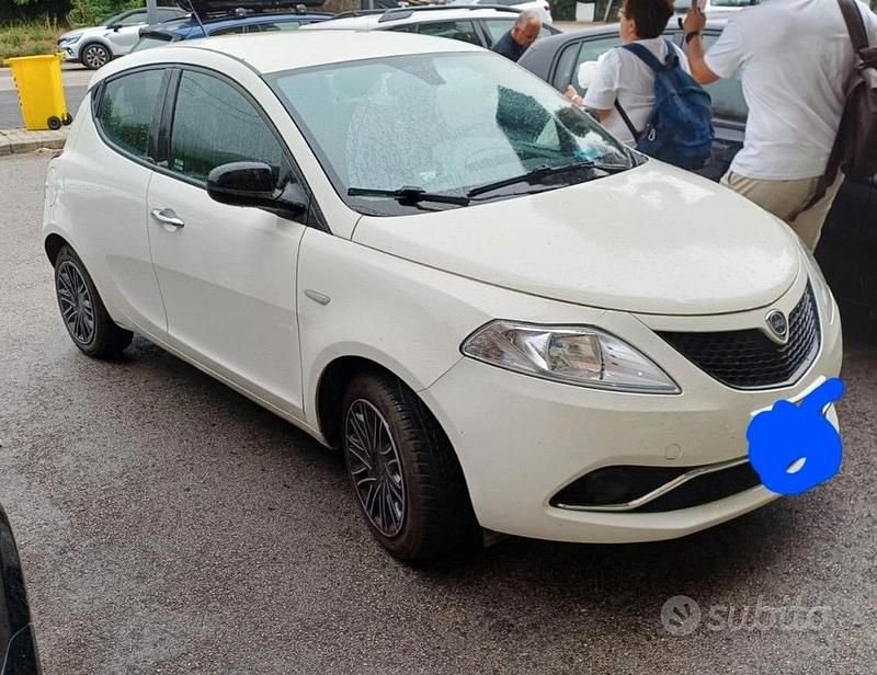 Usata Lancia Ypsilon 60 CV (44 kW) 2019 Bianco Utilitaria