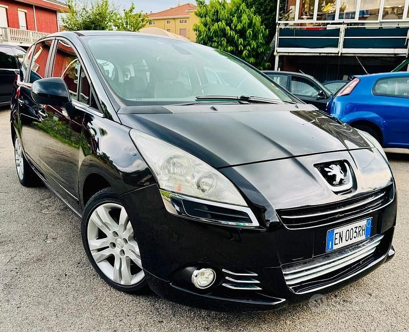 Usata Peugeot 5008 Business-Line 150 CV (110 kW) 2012 Nero Monovolume