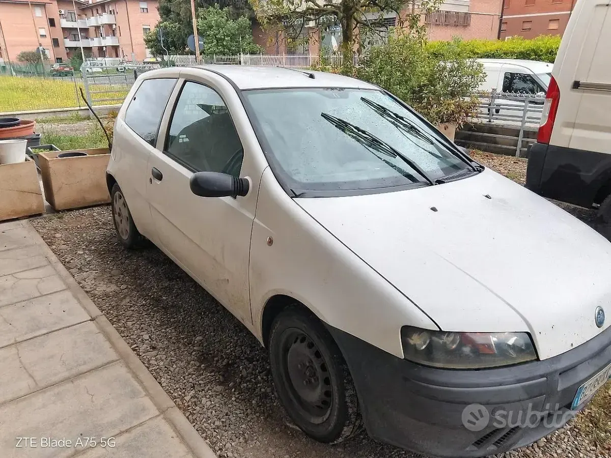Usata Fiat Punto 86 CV (63 kW) 2002 Utilitaria
