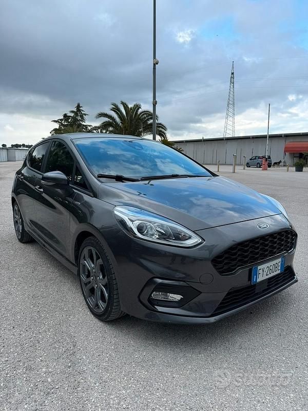 Usata Ford Fiesta ST-Line 100 CV (73 kW) 2020 Grigio Utilitaria