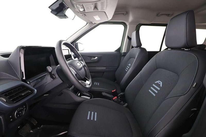 Verde Usata 2024 Ford Tourneo Courier Active Monovolume | 23.000 € - Immagine 1/4