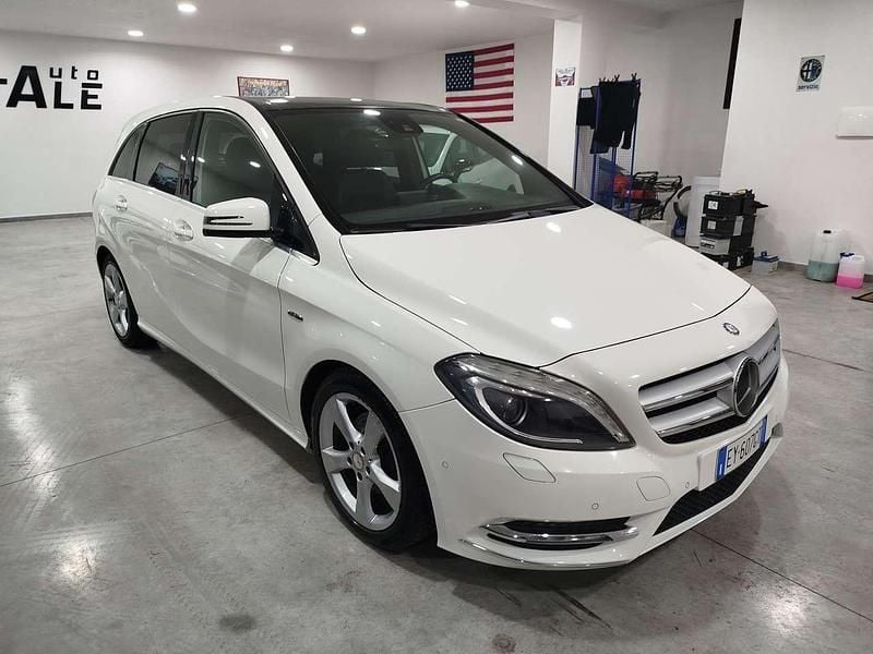 Usata Mercedes B200 Premium 136 CV (100 kW) 2015 Bianco Monovolume
