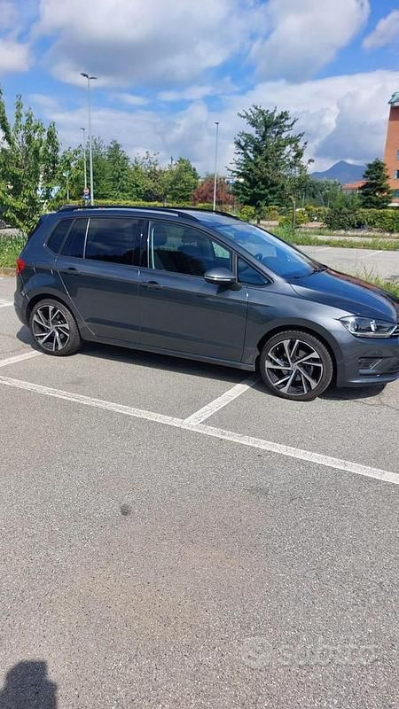 Usata VW Golf Sportsvan Comfortline 125 CV (91 kW) 2017 Monovolume
