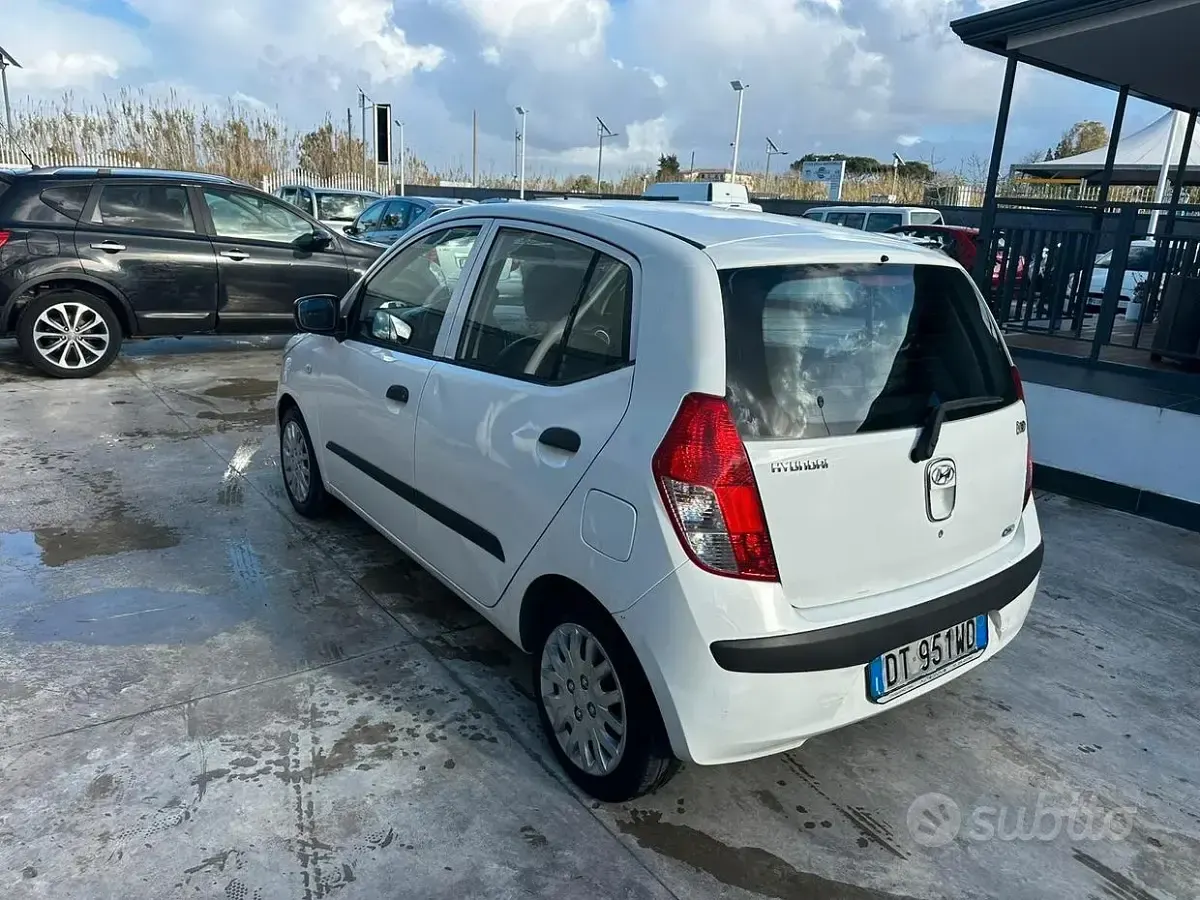 Usata Hyundai i10 64 CV (47 kW) 2009 Bianco Utilitaria