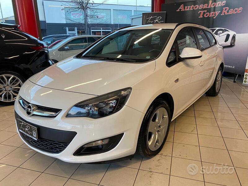 Usato 2015 Opel Astra 1.6 Diesel 150 CV (7.999 €)