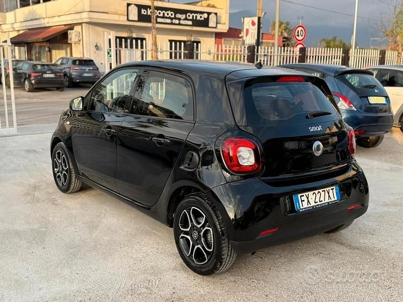 Usata Smart ForFour Passion 70 CV (51 kW) 2019 Nero Utilitaria