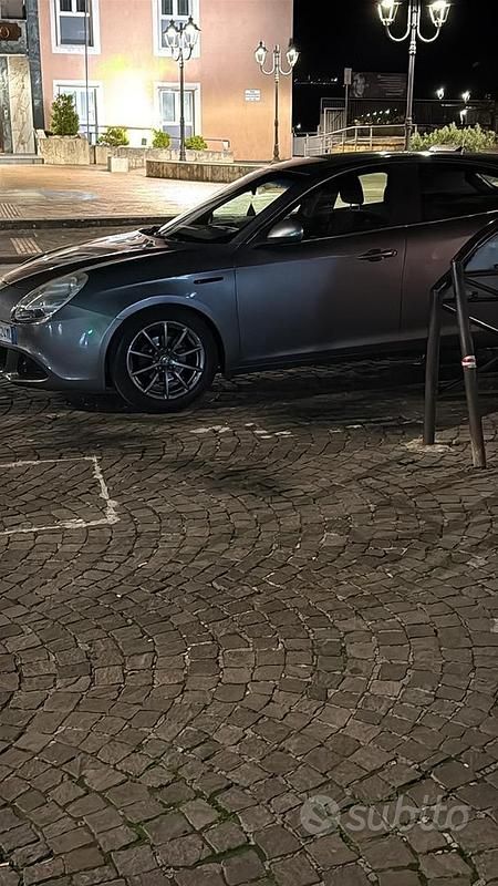 Usata Alfa Romeo Giulietta 109 CV (80 kW) 2013 Grigio Utilitaria