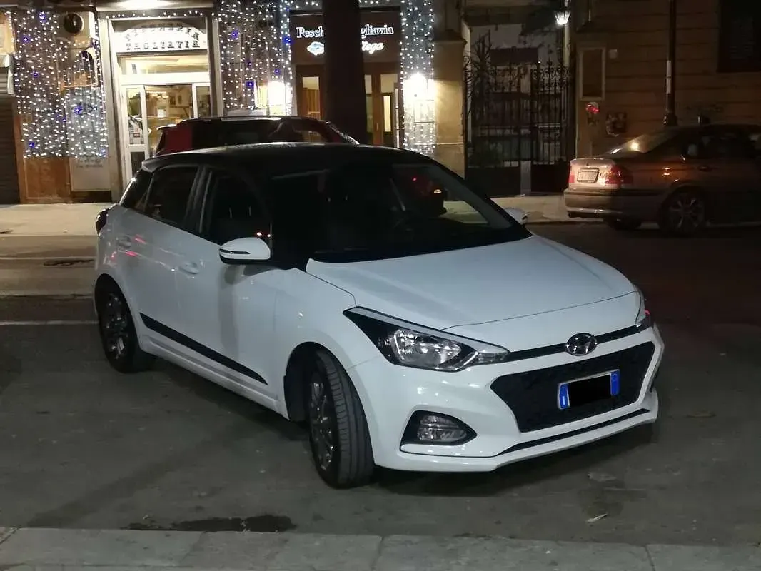Occasion Hyundai i20 Edition 101 ch (74 kW) 2018 Blanc Citadine