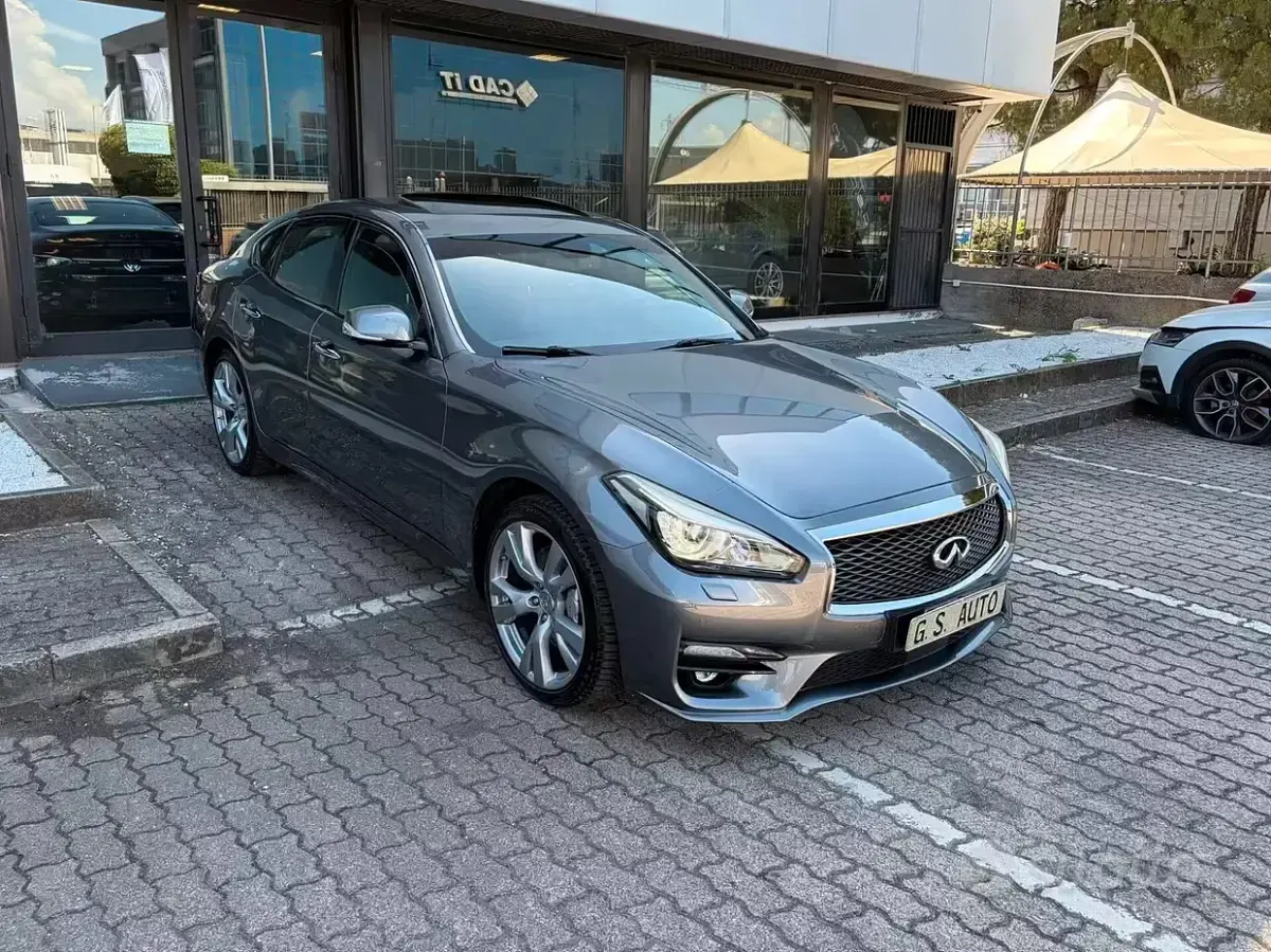 Usata Infiniti Q70 170 CV (125 kW) 2015 Grigio Berlina
