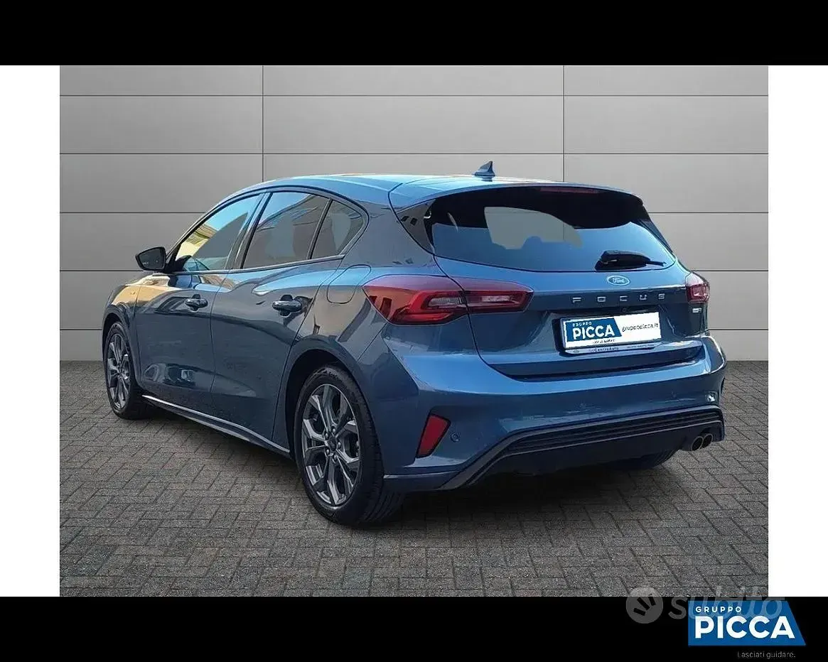 Usata Ford Focus ST-Line 125 CV (91 kW) 2023 Bluazzurro Berlina