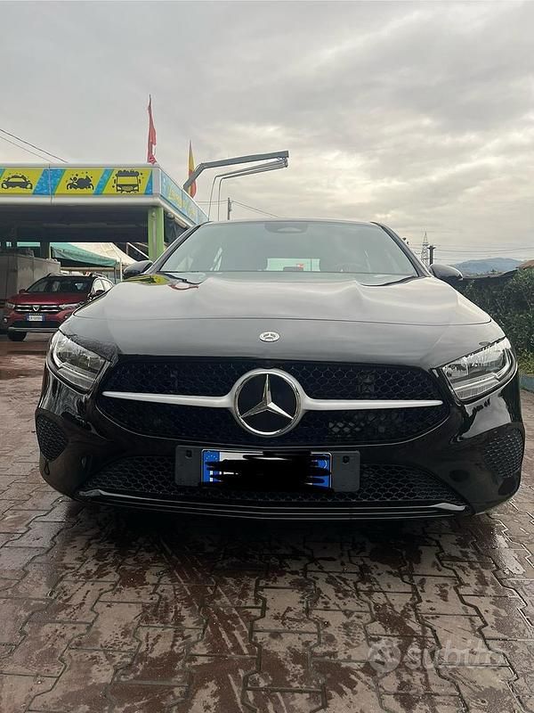 Usata Mercedes 180 Business 2023 Nero Berlina
