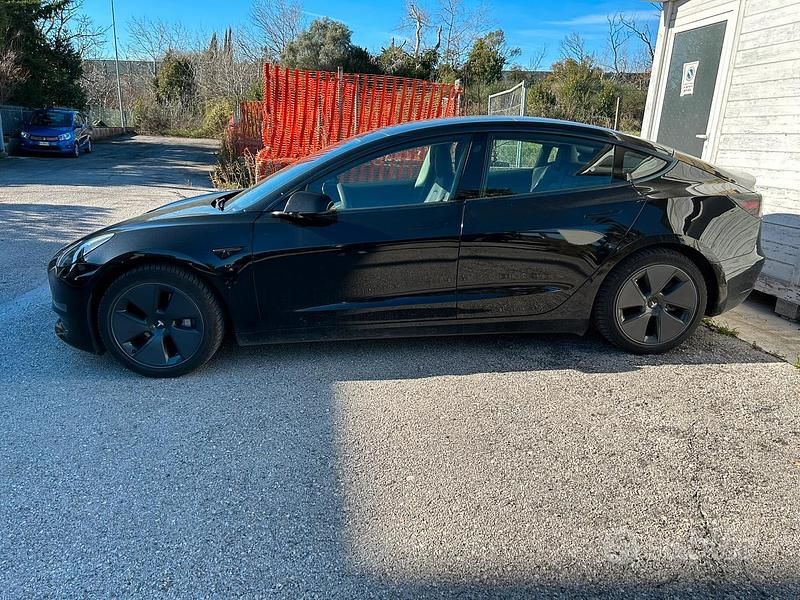 Usata Tesla Model 3 Long Range AWD 366 kW (498 CV) 2021 Nero Berlina