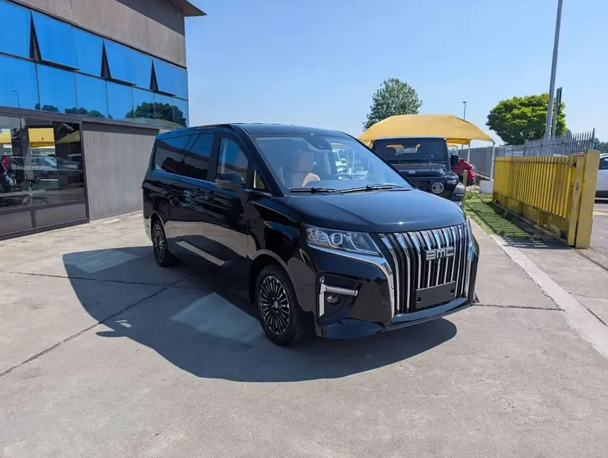 Nuova EMC SETTE 133 CV (97 kW) 2026 Nero SUV