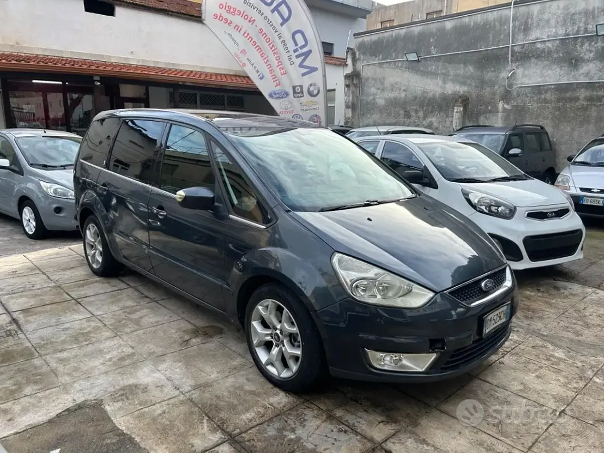 Usata Ford Galaxy Ghia 140 CV (102 kW) 2007 Bluazzurro Monovolume
