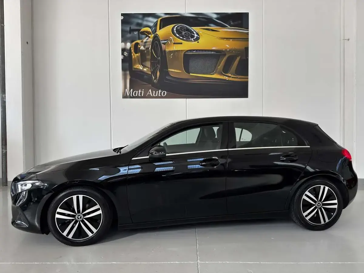 Usata Mercedes A180 136 CV (100 kW) 2020 Nero Berlina