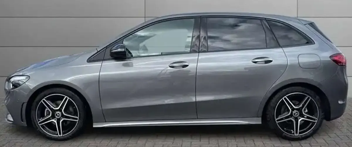 Usata Mercedes B180 Premium 116 CV (85 kW) 2019 Grigio Utilitaria