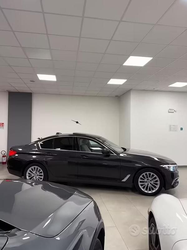 Usata BMW 520 Luxury Line 190 CV (139 kW) 2019 Grigio Berlina