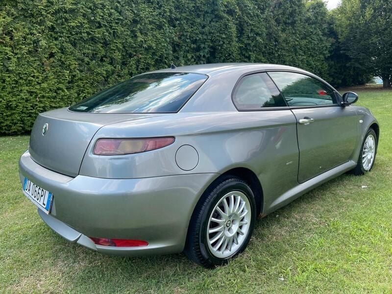 Usata Alfa Romeo GT 165 CV (121 kW) 2006 Argento Coupé