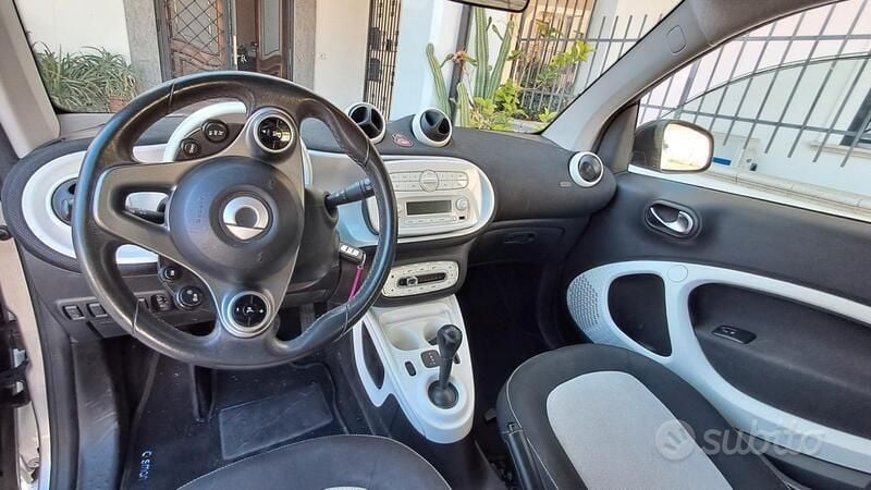 Usata Smart ForTwo Coupé 71 CV (52 kW) 2016 Utilitaria