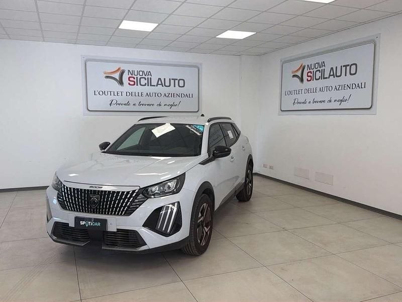 Usata Peugeot 2008 Allure 102 CV (75 kW) 2025 Bianco SUV