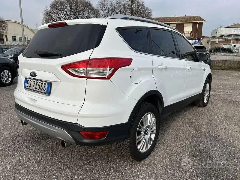 Occasion Ford Kuga 140 ch (102 kW) 2013 Blanc SUV