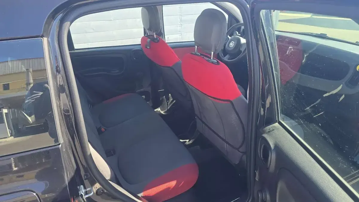 Usata Fiat Panda Lounge 69 CV (50 kW) 2016 Nero Utilitaria